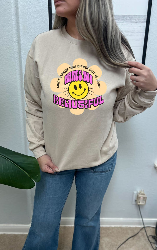 Cozy graphic sweater - Available in multiple colors!